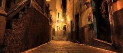 Alley in Italy at night