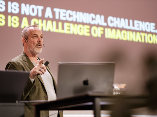 Photo of Josh Clark speaking at SXSW;