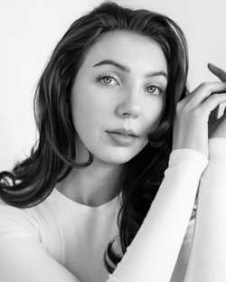 Veronika Kindred headshot - black and white